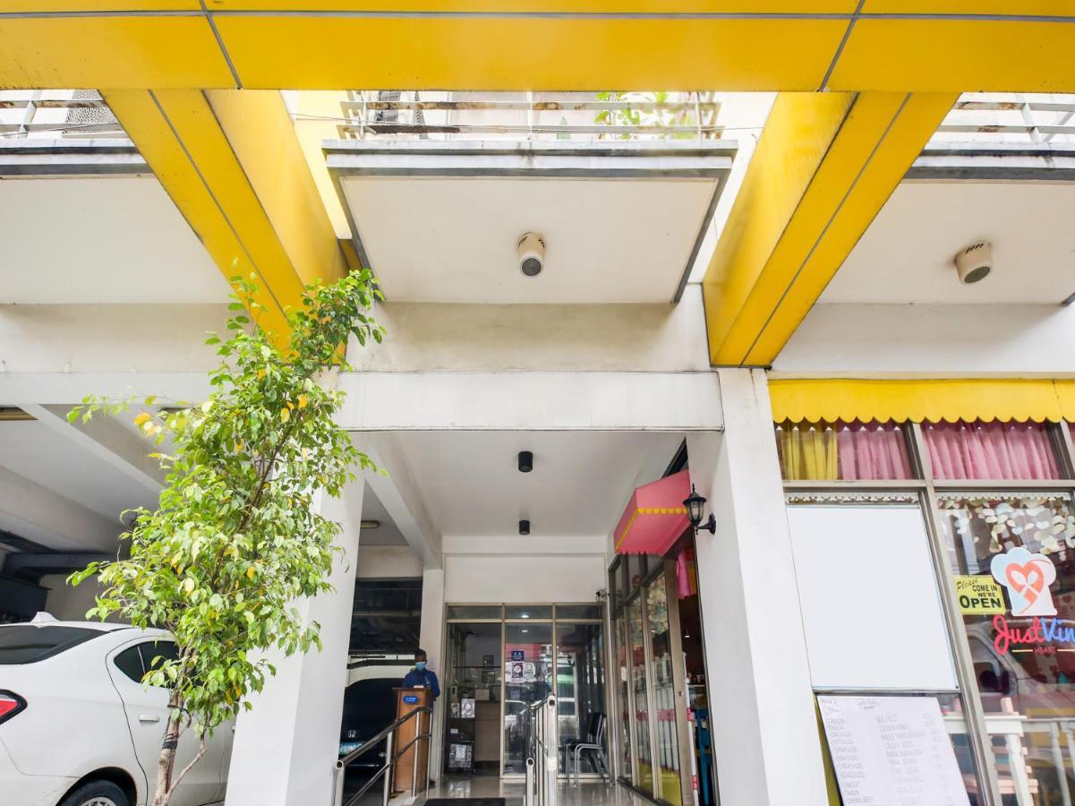Oyo 893 Dian Suites Makati Маніла Екстер'єр фото