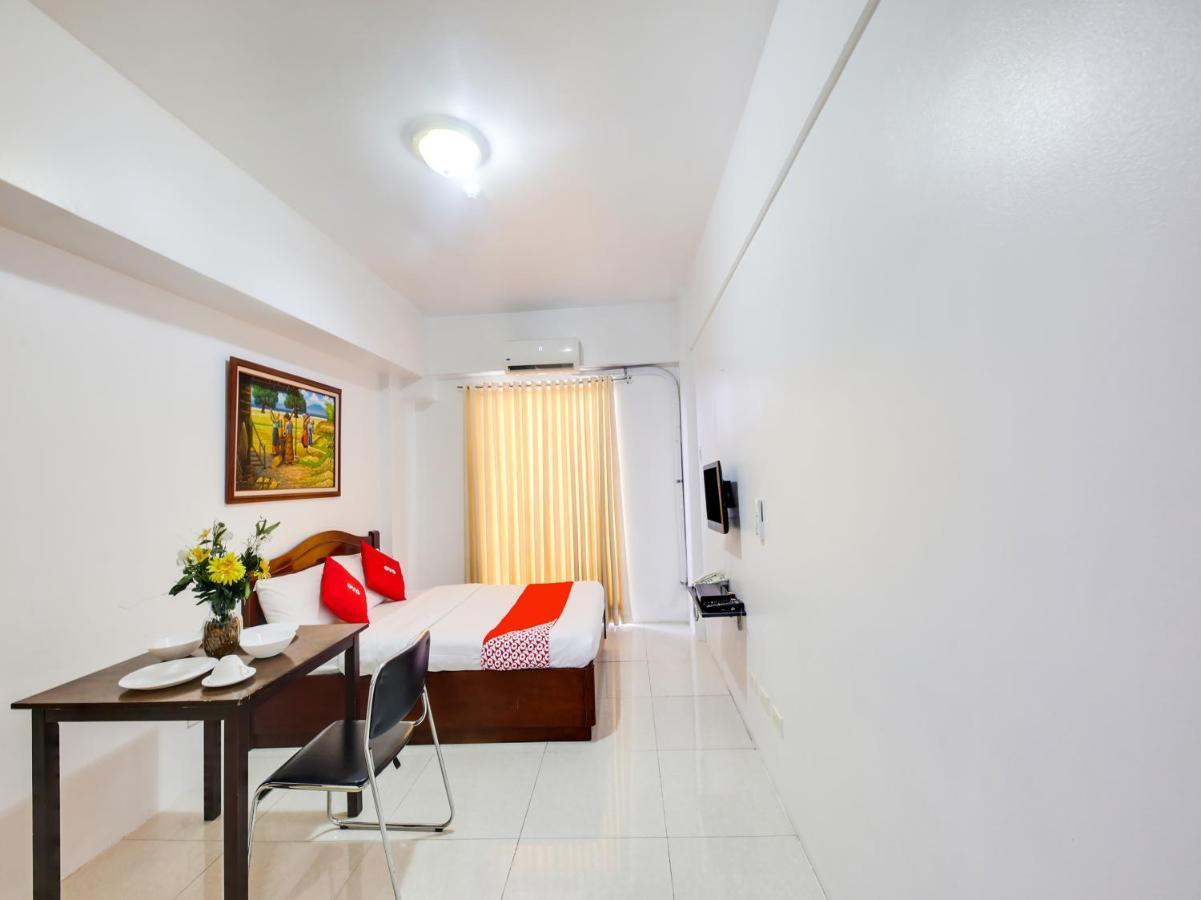 Oyo 893 Dian Suites Makati Маніла Екстер'єр фото