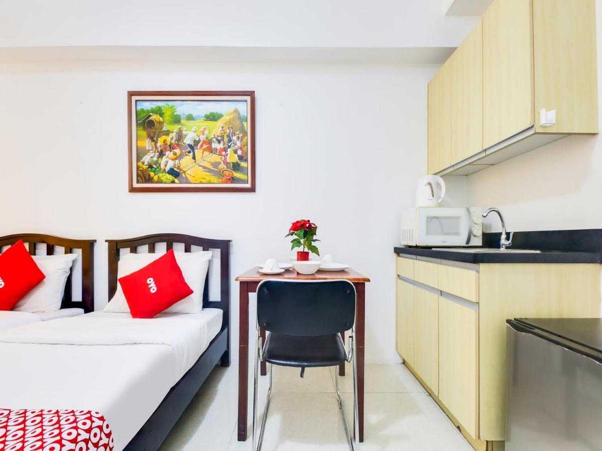 Oyo 893 Dian Suites Makati Маніла Екстер'єр фото