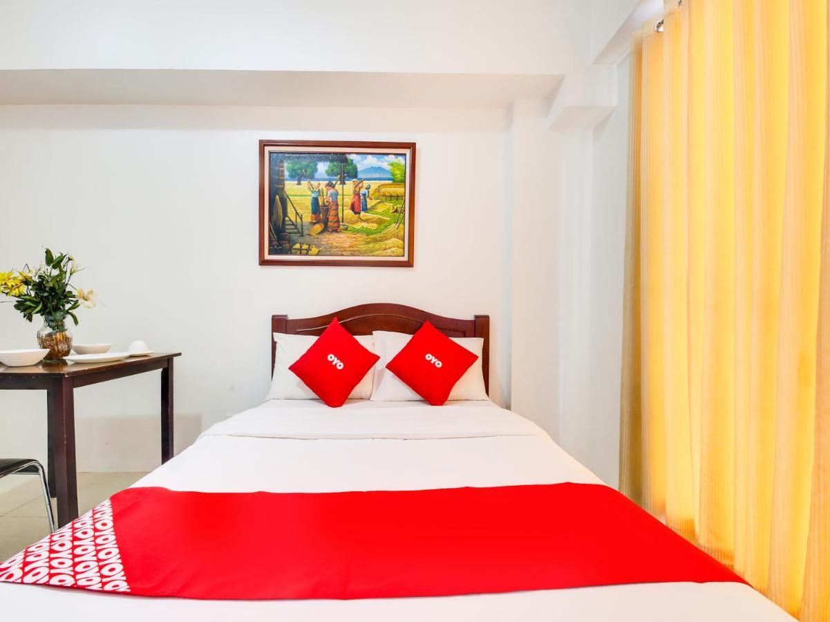 Oyo 893 Dian Suites Makati Маніла Екстер'єр фото