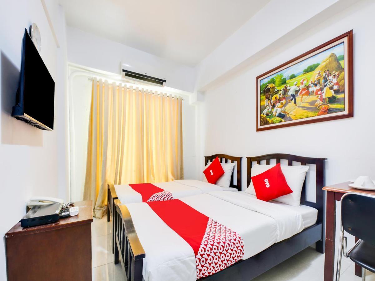 Oyo 893 Dian Suites Makati Маніла Екстер'єр фото