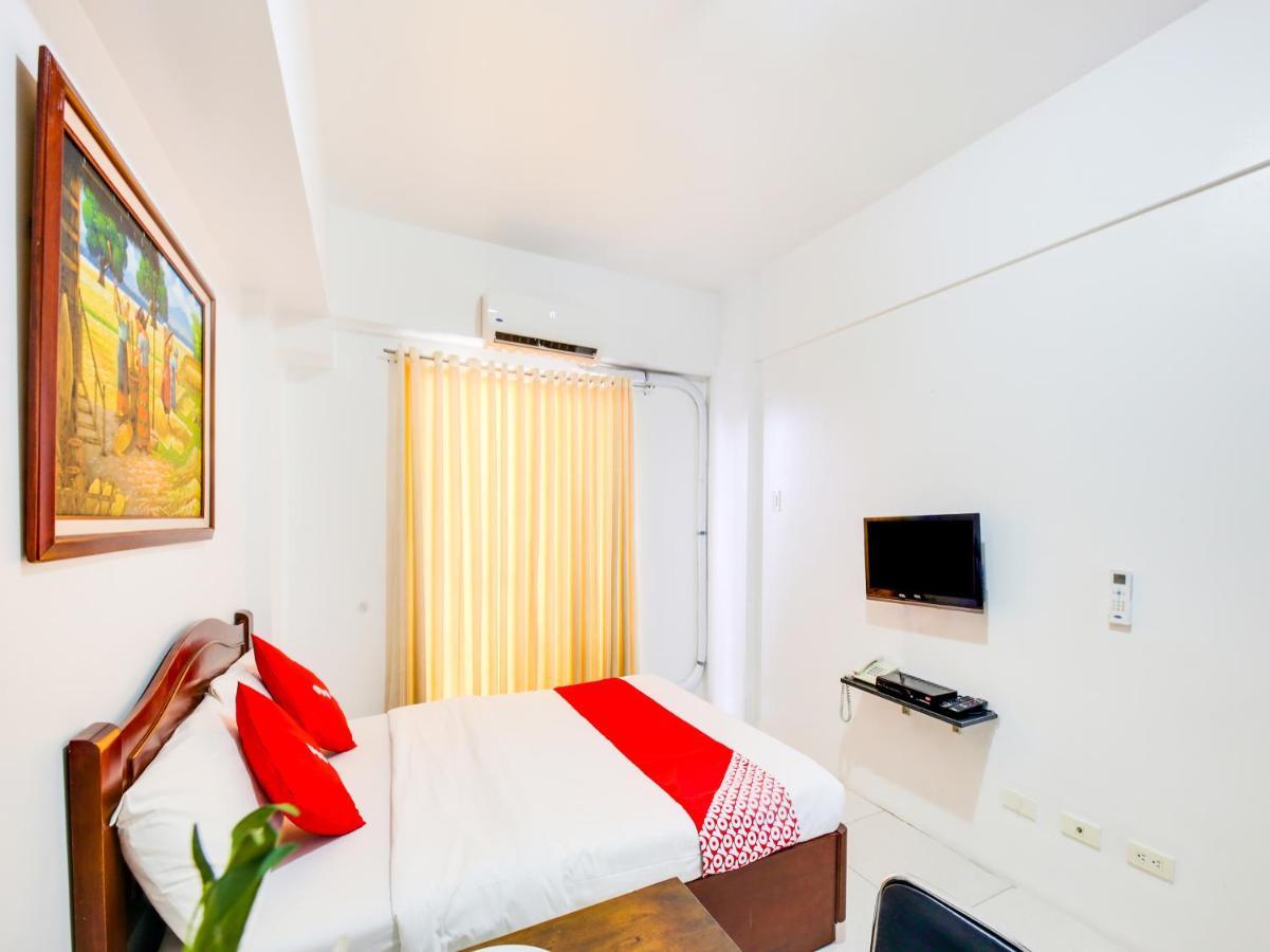 Oyo 893 Dian Suites Makati Маніла Екстер'єр фото