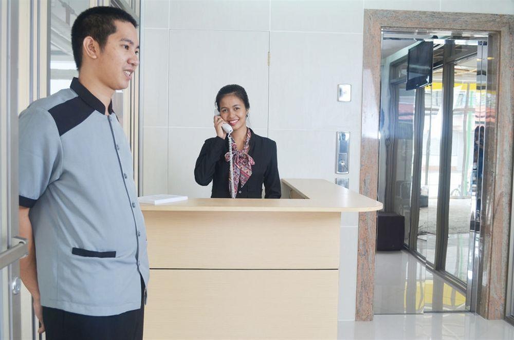 Oyo 893 Dian Suites Makati Маніла Екстер'єр фото