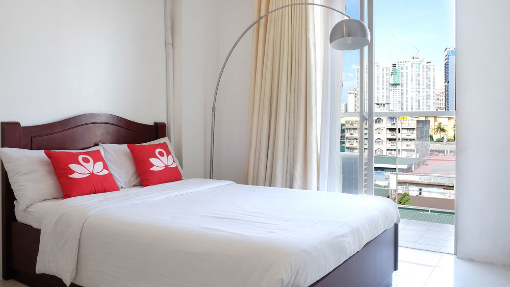 Oyo 893 Dian Suites Makati Маніла Екстер'єр фото