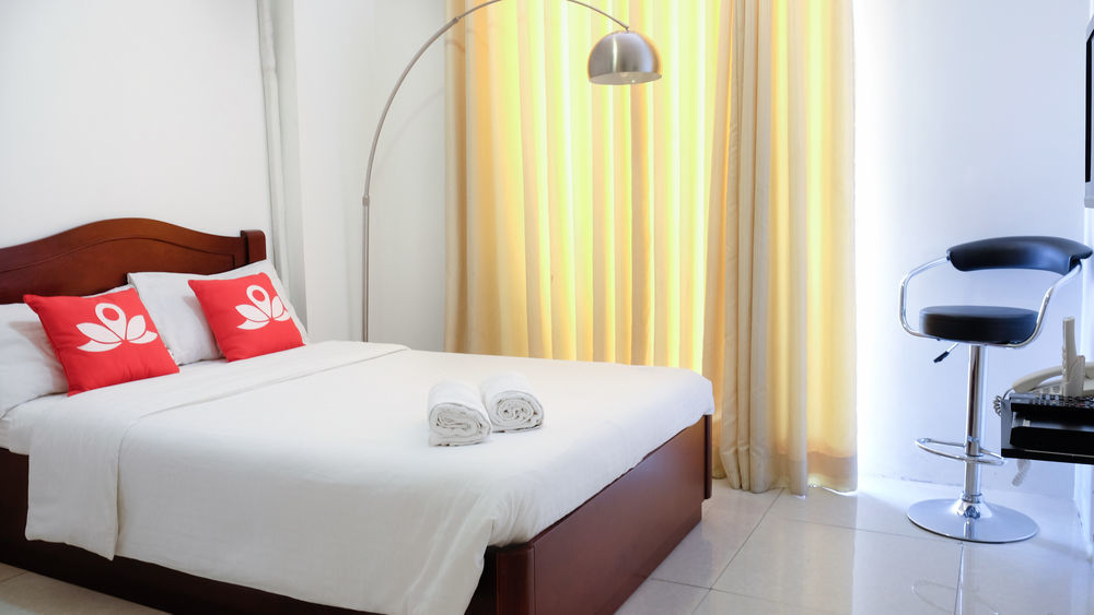 Oyo 893 Dian Suites Makati Маніла Екстер'єр фото