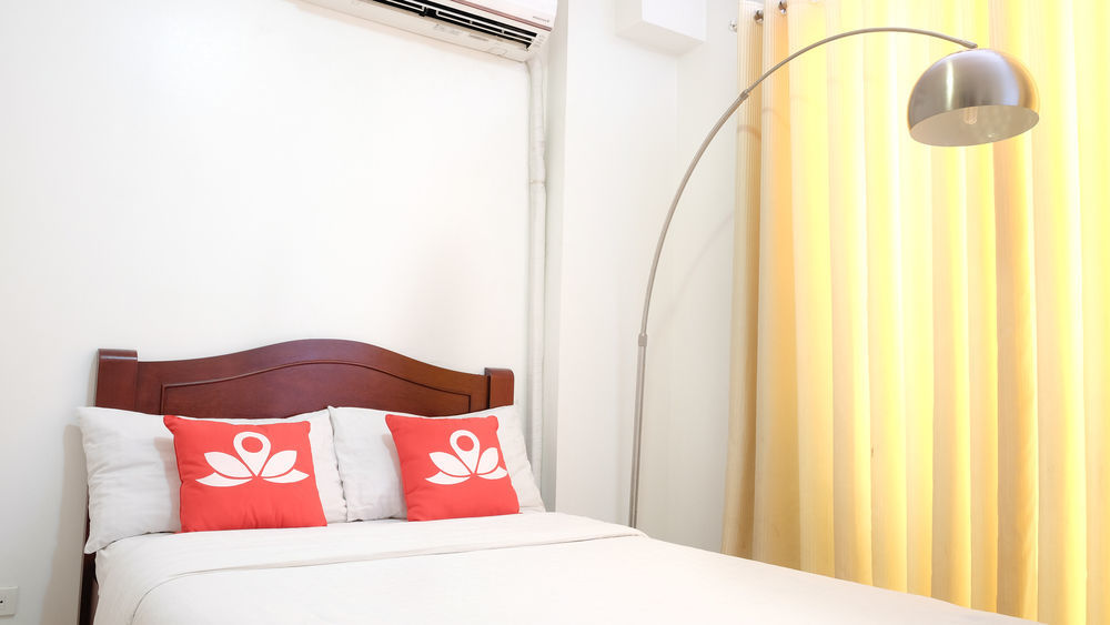 Oyo 893 Dian Suites Makati Маніла Екстер'єр фото