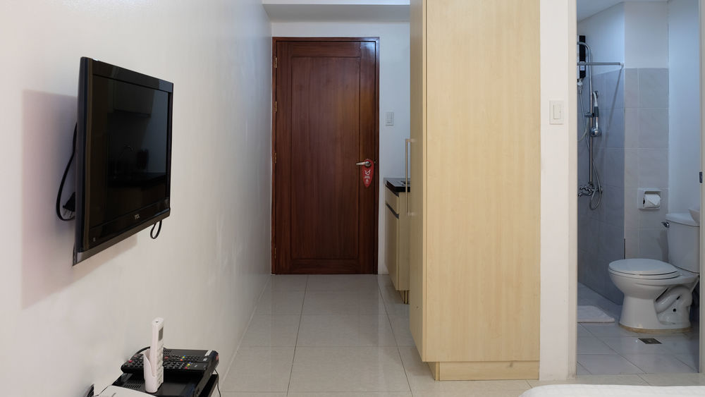Oyo 893 Dian Suites Makati Маніла Екстер'єр фото
