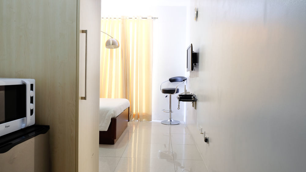 Oyo 893 Dian Suites Makati Маніла Екстер'єр фото