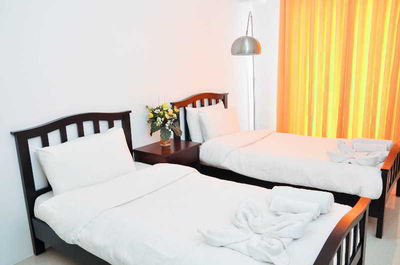 Oyo 893 Dian Suites Makati Маніла Екстер'єр фото
