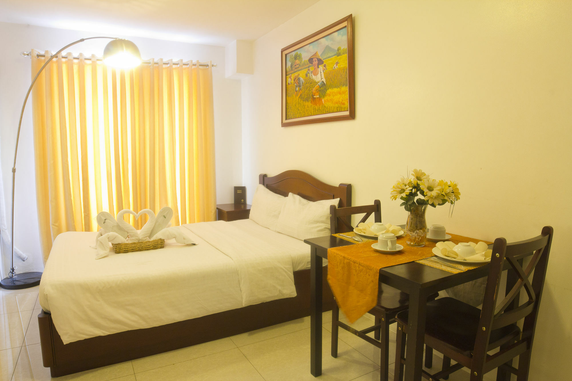 Oyo 893 Dian Suites Makati Маніла Екстер'єр фото